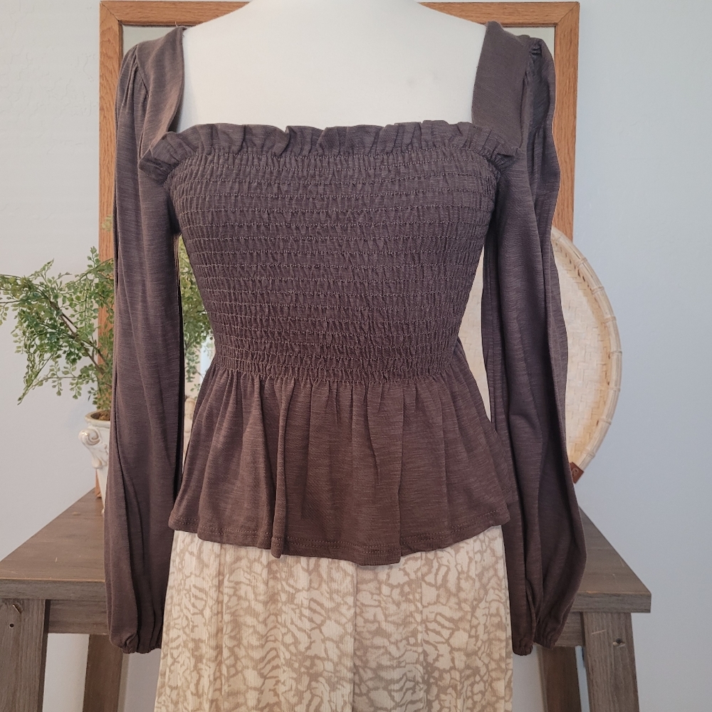 New Final Touch Taupe Peasant Top with ruched bodice